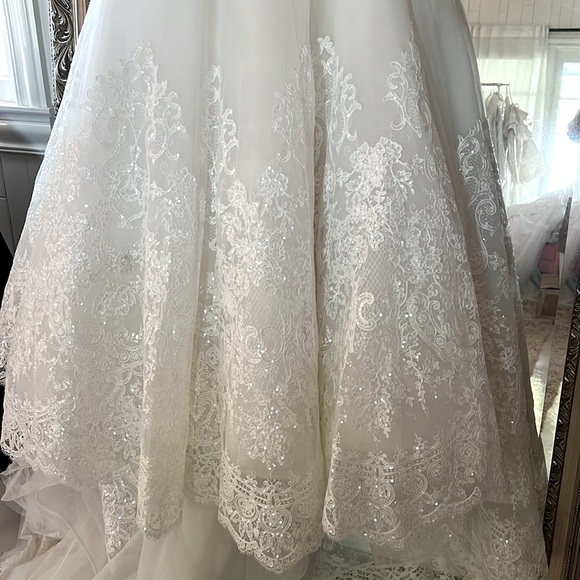 Rivini Daphne Gown, Ivory, Size 10 - Picture 4 of 5